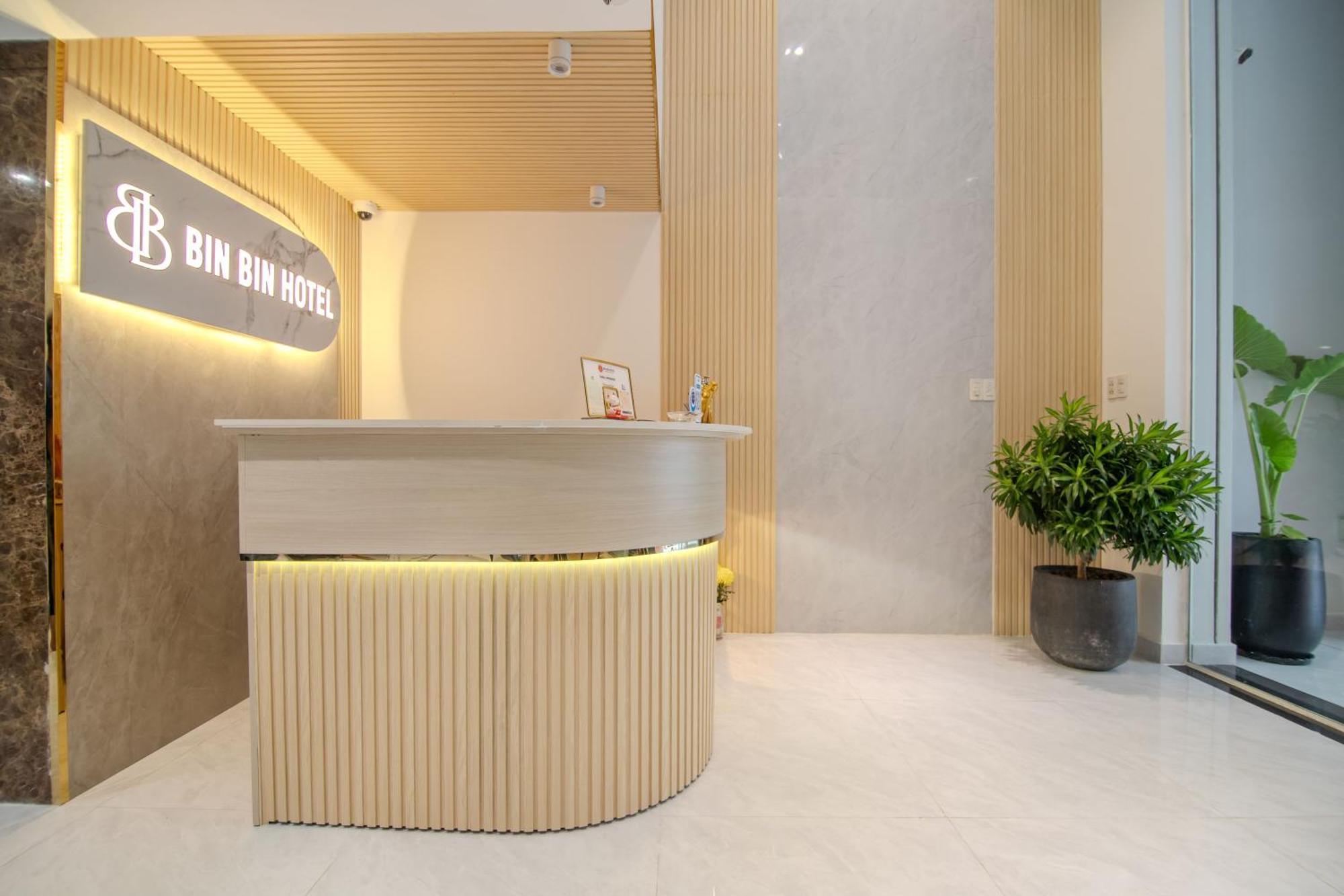 Bin Bin Hotel 6 - Near Secc D7 Хошимин Экстерьер фото